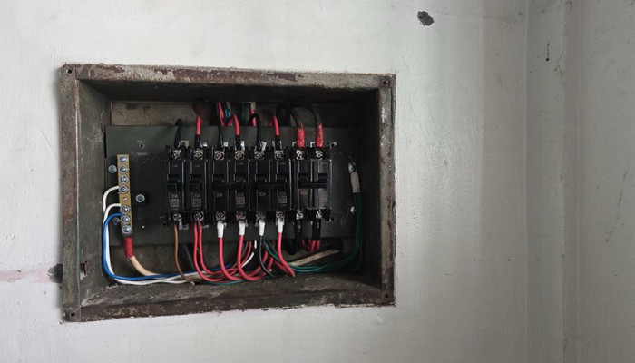 彰化水電修繕, 彰化水電行, 彰化電路鋪設,彰化跳電查修, 彰化配電盤更換, 彰化電水電翻修, 彰化水電安裝, 彰化水電工程